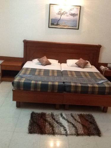 Hotel Kanishka Phg Bangalore Bagian luar foto