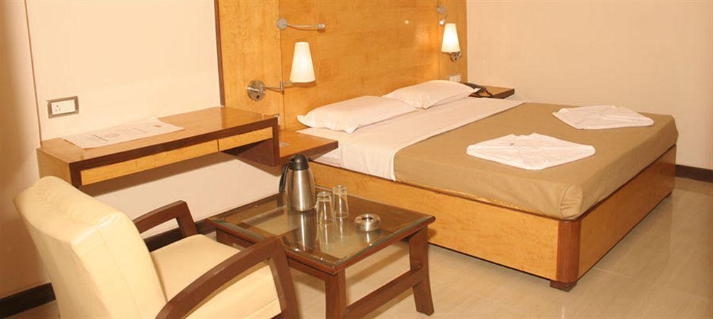 Hotel Kanishka Phg Bangalore Bagian luar foto