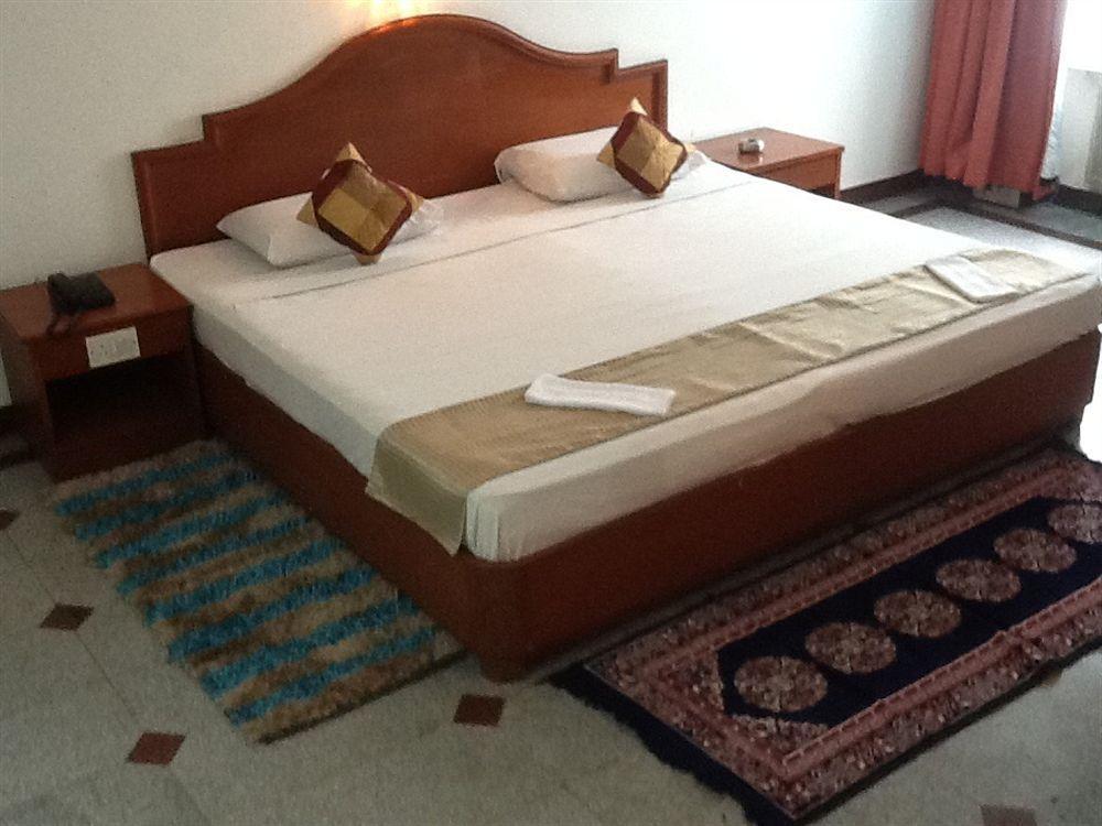 Hotel Kanishka Phg Bangalore Bagian luar foto