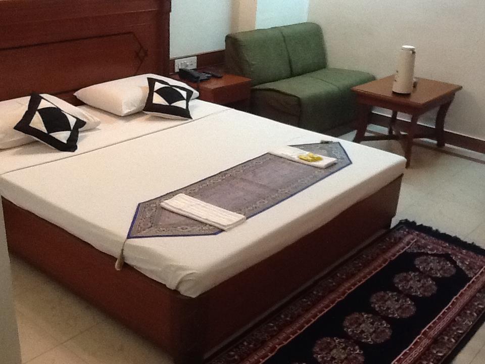 Hotel Kanishka Phg Bangalore Bagian luar foto